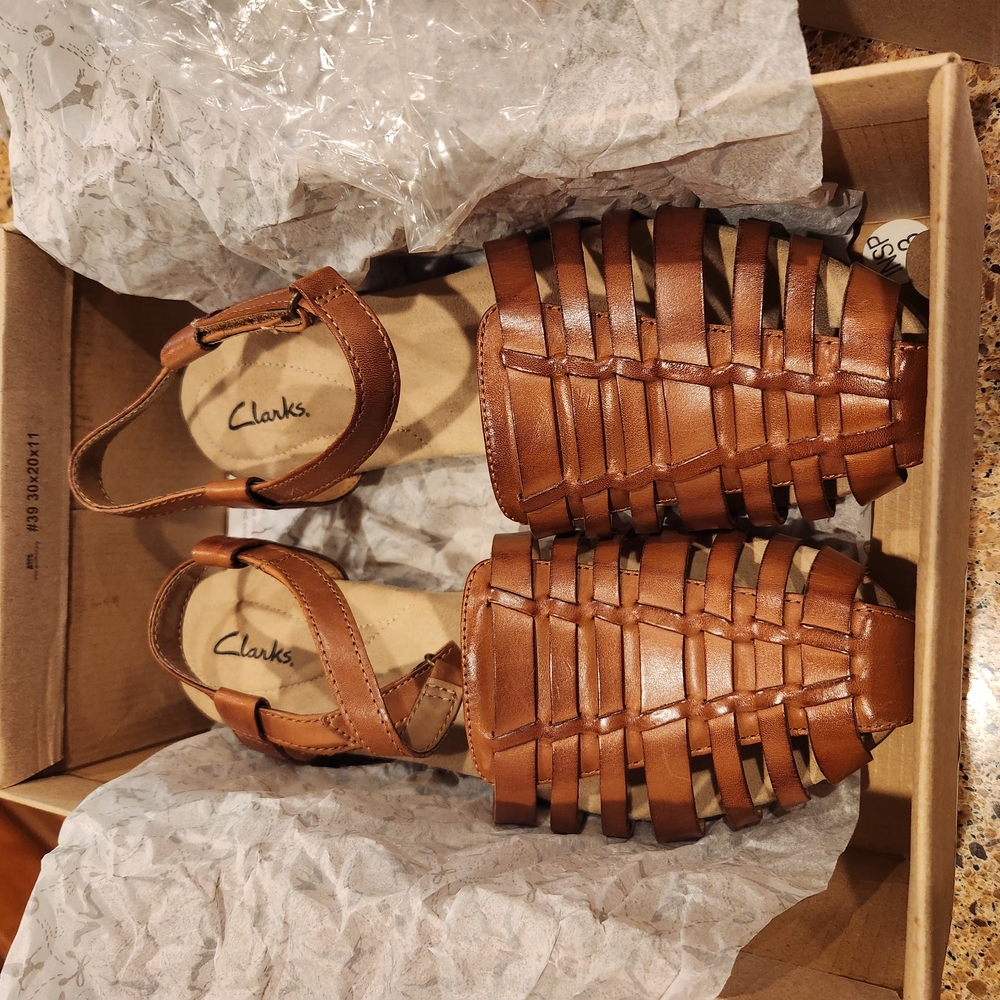 Clarks Brand New In Box Jaina Canary Huarche Woven Leather Sandals